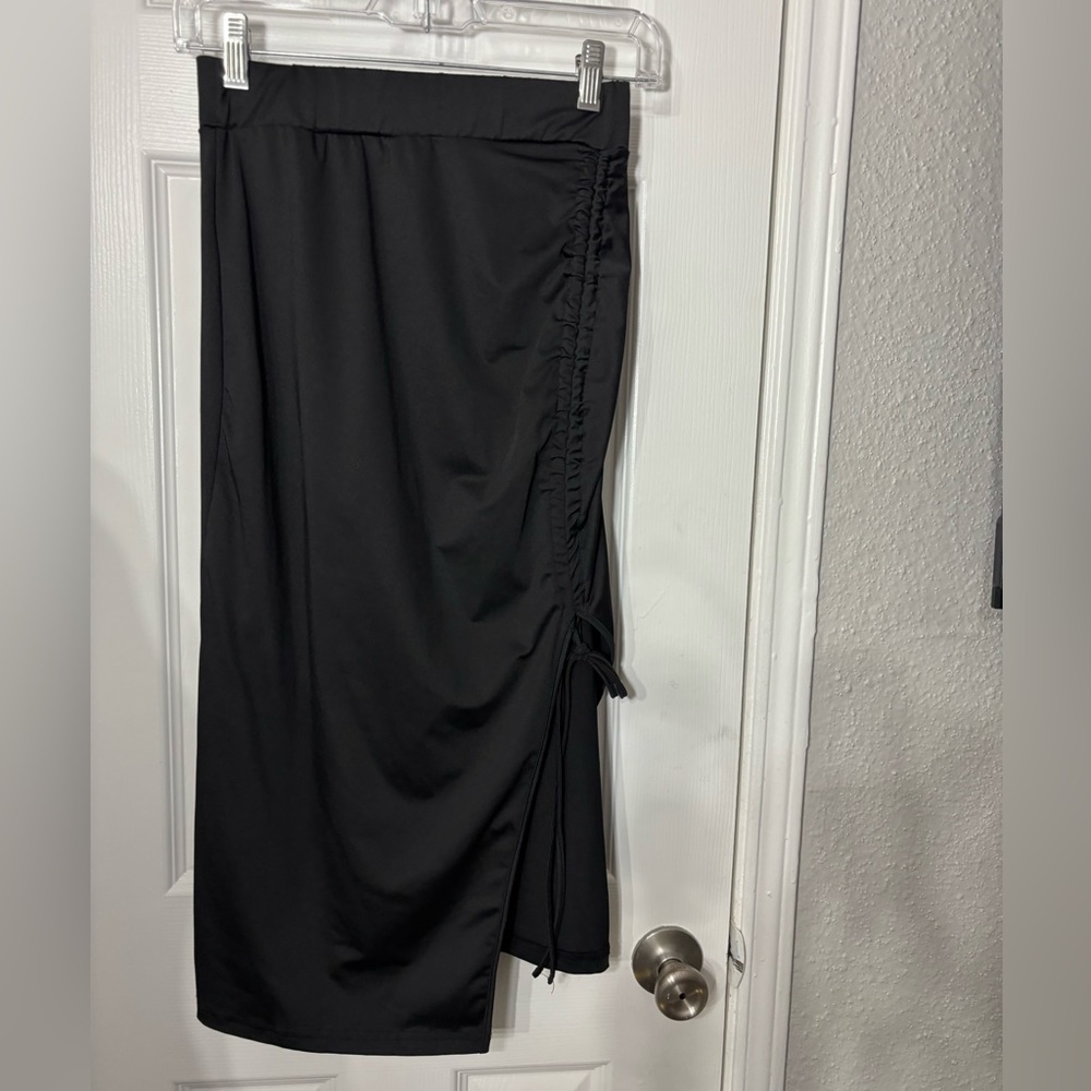 Black Side-Ruched Women's Skirt